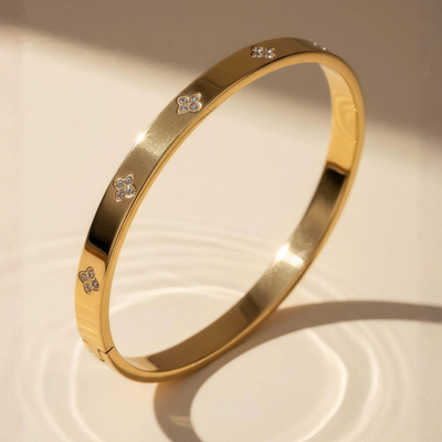 Yasmin™ Clover Bangle