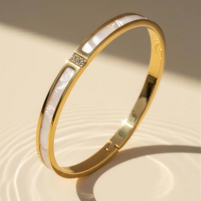 Yasmin™ Clover Bangle