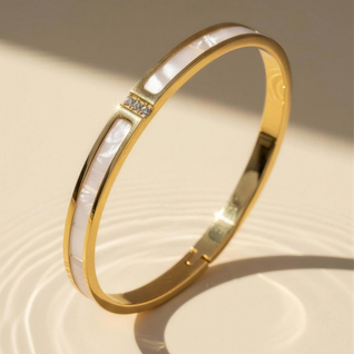 Yasmin™ Clover Bangle