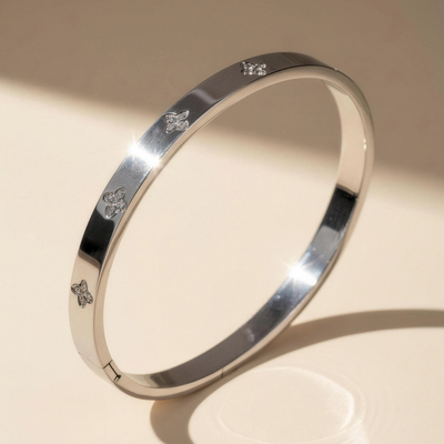 Yasmin™ Clover Bangle