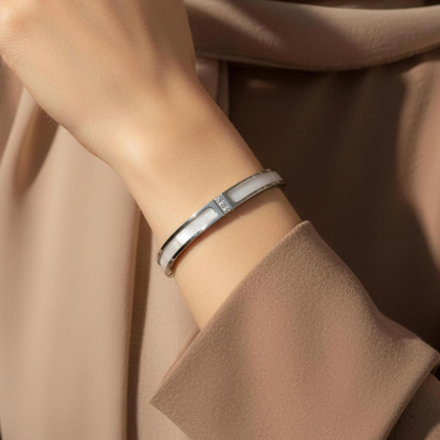 Yasmin™ Clover Bangle